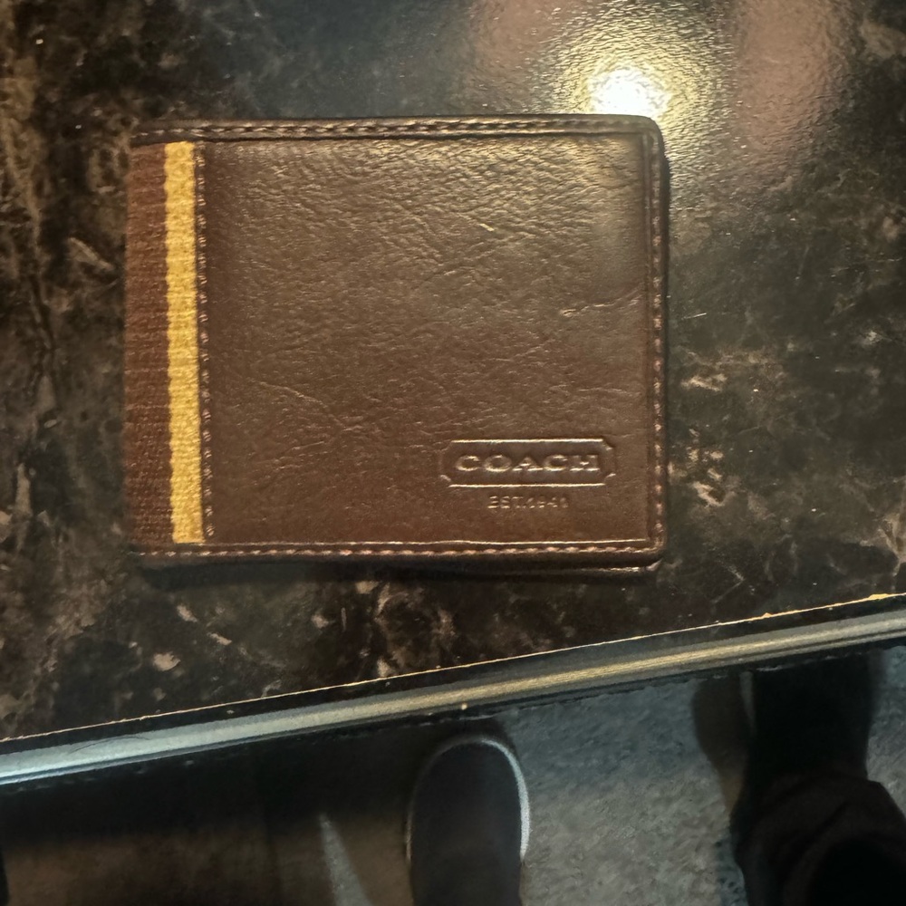 Classic Coach men’s wallet leather with cloth